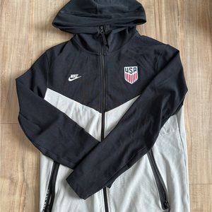 Nike Tech USA